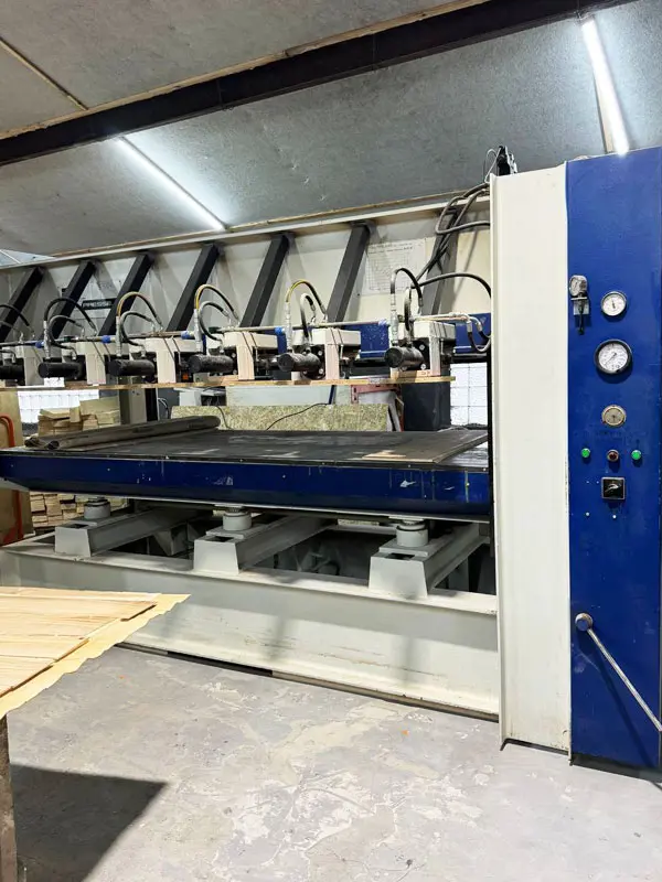 Продукты AkzoNobel™ - изготовление трехслойного паркета - 13