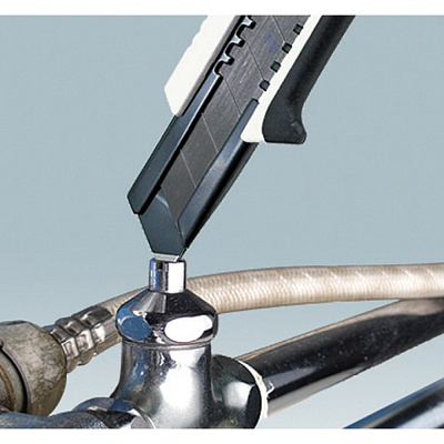 Ніж сегментний Tajima Premium Fin Cutter 18 мм, гвинтовий фіксатор (DFC561W) 6 Ніж сегментний Tajima Premium Fin Cutter 18 мм, гвинтовий фіксатор (DFC561W) 6