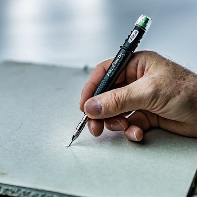 Карандаш строительный механический Pica Fine Dry Long Life 0.9 мм (7070) 17